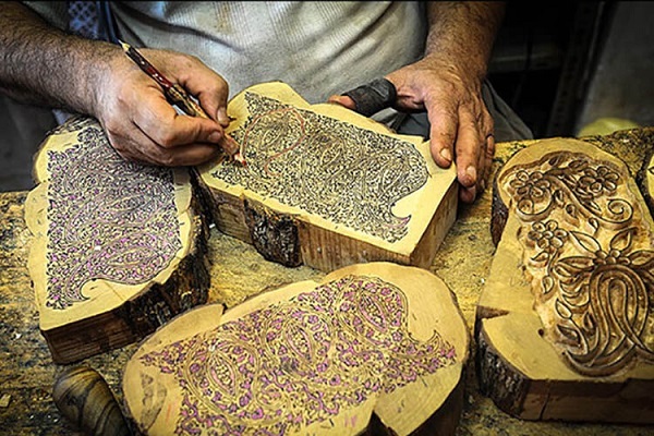 صنایع دستی برای وزارت میراث الویتی ندارد / جای خالی صنایع خلاق در برنامه هفتم توسعه