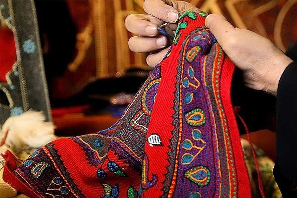 صنایع دستی برای وزارت میراث الویتی ندارد / جای خالی صنایع خلاق در برنامه هفتم توسعه