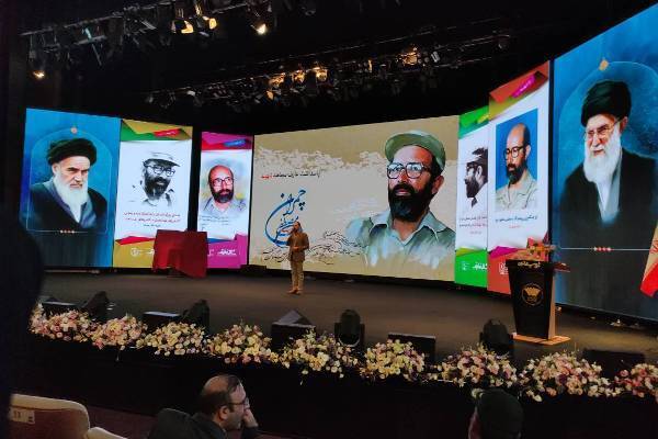 شهید چمران در تمامی مراحل زندگی بندگی خدا را کرد