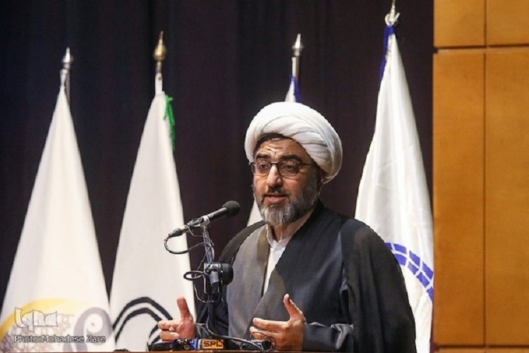 حجت‌الاسلام والمسلمین رضا عزت‌زمانی، معاون امور فرهنگی و تبلیغ سازمان تبلیغات اسلامی