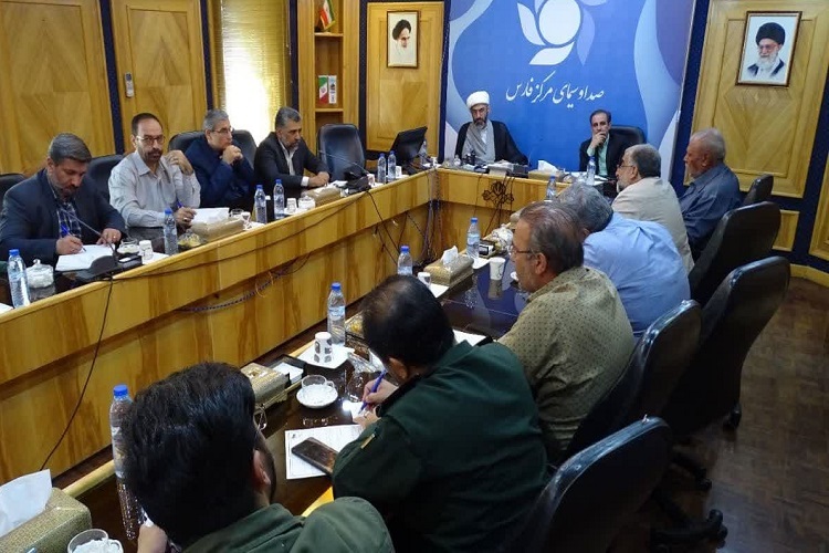 نشست مدیرکل صدا و سیمای فارس با اعضای کانون مداحان استان