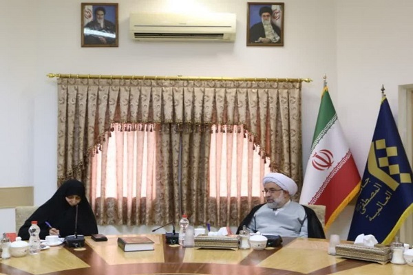 علی عباسی رئیس جامعةالمصطفی العالمیه