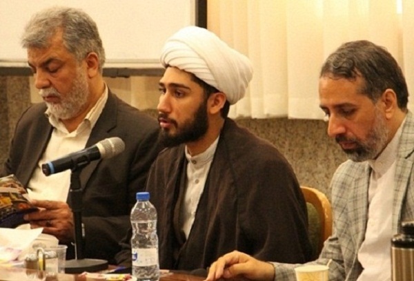 مسیر تحقق جامعه رضوی از تمسک به قرآن و عترت می‌گذرد / «مکتب رضوی» عدالت برای همه و ظلم برای هیچ‌کس است