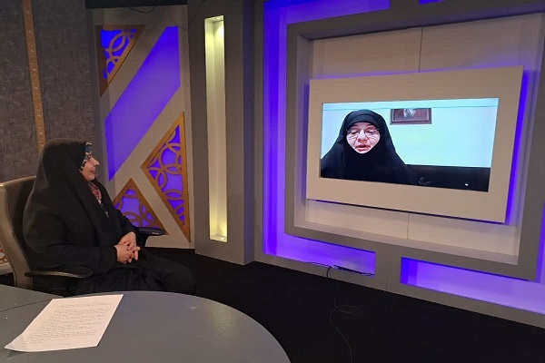 بصیرت و بردباری بانوی مسلمان ناجی جامعه است + فیلم