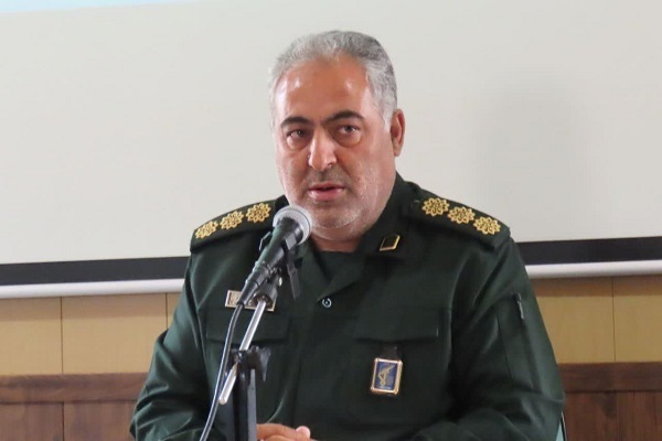 فرمانده سپاه شاهین‌دژ با خانواده شهدای اهل سنت دیدار کرد
