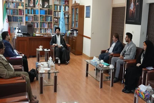 دیدار رئیس کل دادگستری با اعضای مجمع مطالبه‌گران قرارگاه بقیه‌الله کردستان