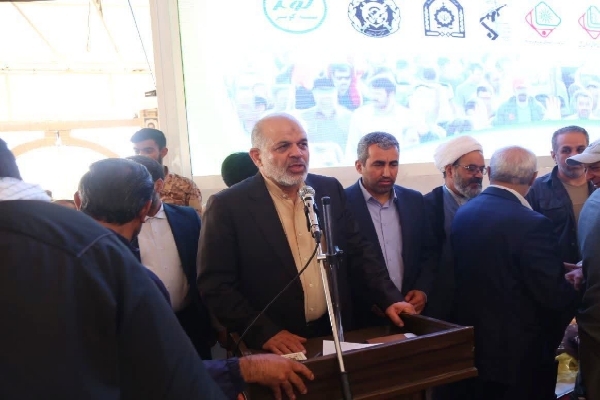وزیر کشور در گلزار شهدای کرمان