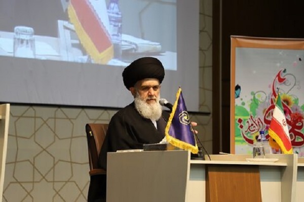  حجت‌الاسلام والمسلمین مؤمنی، استاد حوزه علمیه