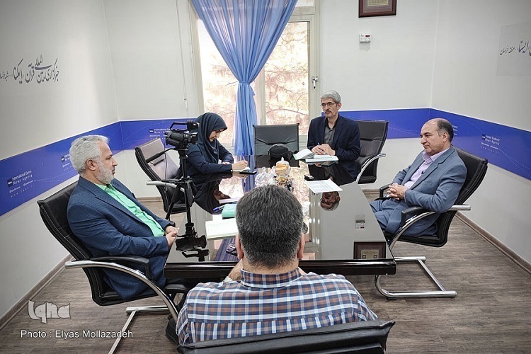محمدرضا دیمه‌کار، رئیس دانشگاه فرهنگیان خراسان رضوی در تحریریه ایکنا
