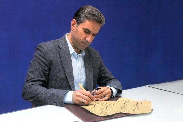 مجتبی ابراهیمی، عضو هیئت مدیره انجمن خوشنویسان ایران