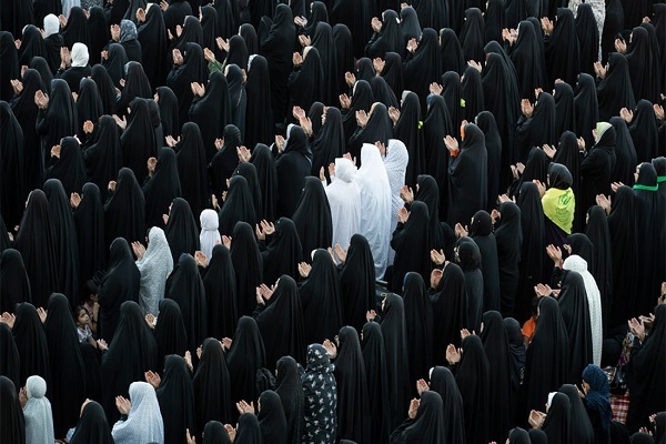 برگزاری نماز عید قربان در جوار حرم امام حسین (ع)