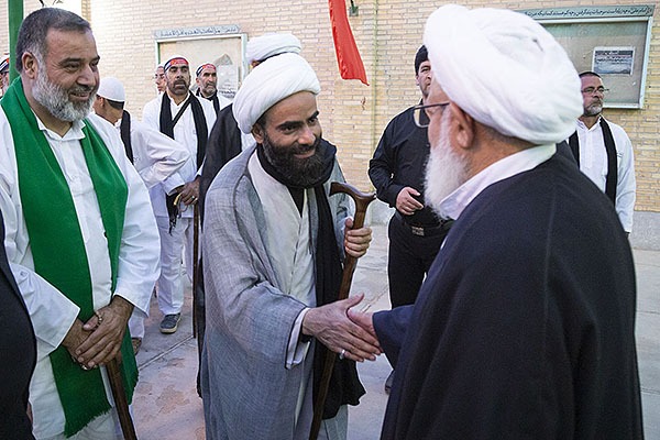 دیدار امام جمعه یزد با کاروان پیاده زائران امام رضا(ع)