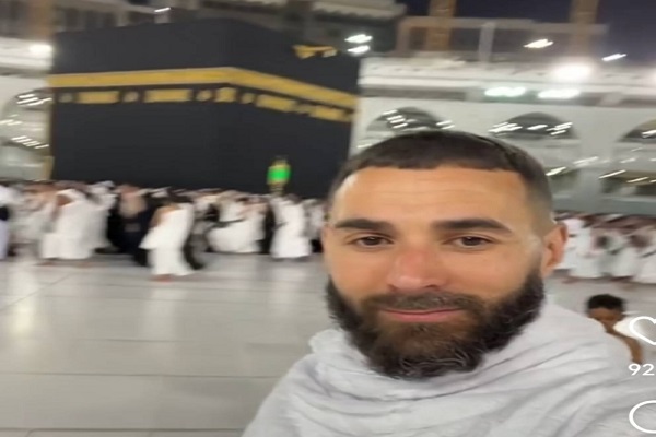 کریم بنزما در زیارت خانه خدا + فیلم