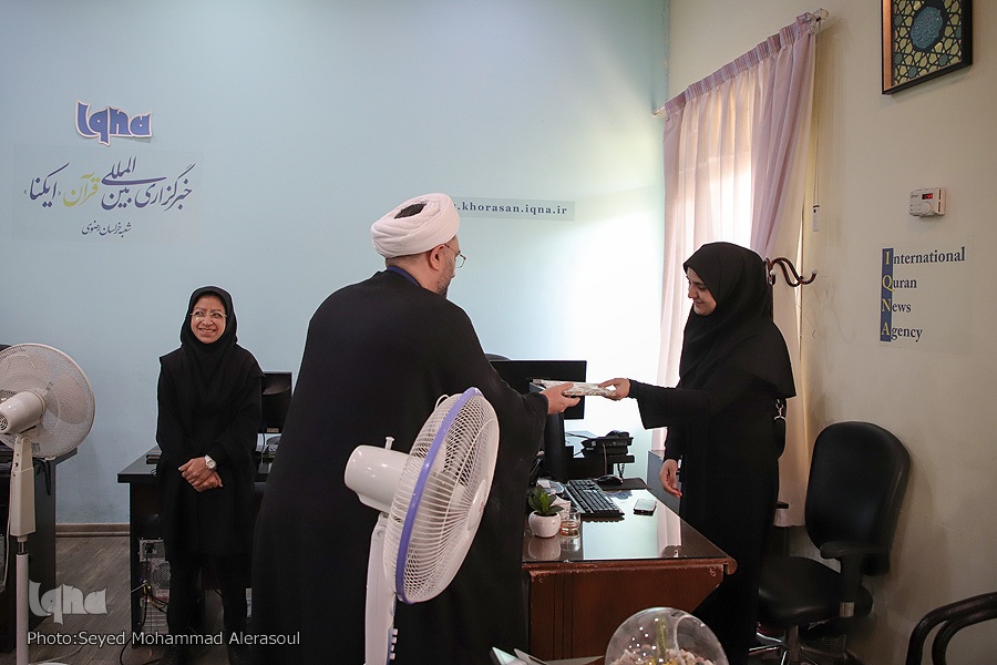بازدید مدیرکل کتابخانه‌های عمومی خراسان رضوی از ایکنا