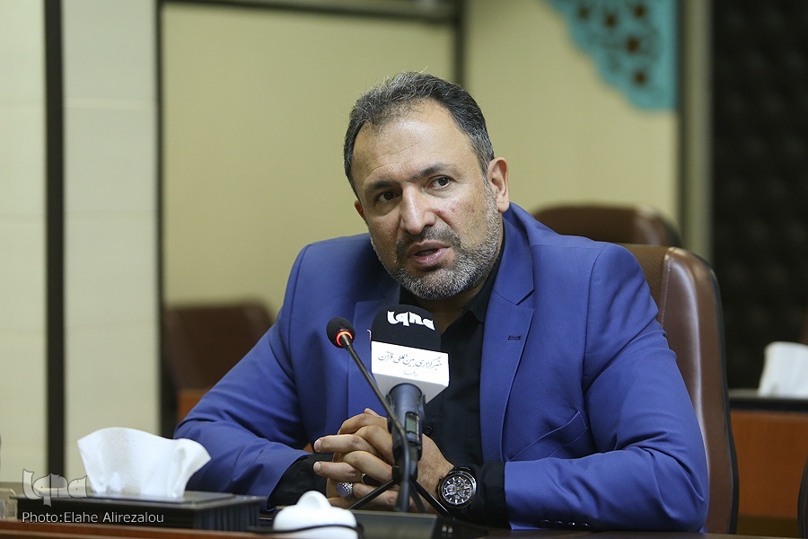 محمدرضا پورزرگری قاری بین المللی و عضو گروه تواشیح قدر