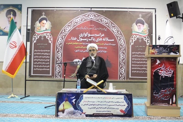 سعید عسکری، مدیر مرکز بزرگ اسلامی غرب کشور سعید عسکری، مدیر مرکز بزرگ اسلامی غرب کشور