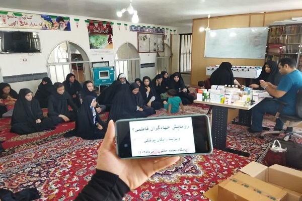 ویزیت رایگان بیماران و تأمین دارو نذری یک هیئت
