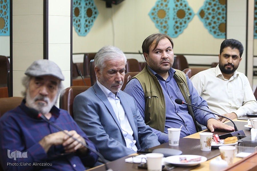 جاده اربعین جاده وحدت‌آفرین است/ سطحی‌نگری آفت برخی از جریان‌های شعر سرخ است