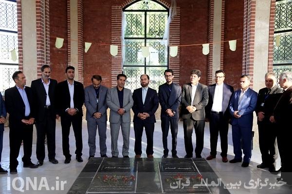 غبارروبی و عطر افشانی مزار شهدای گمنام سرعین