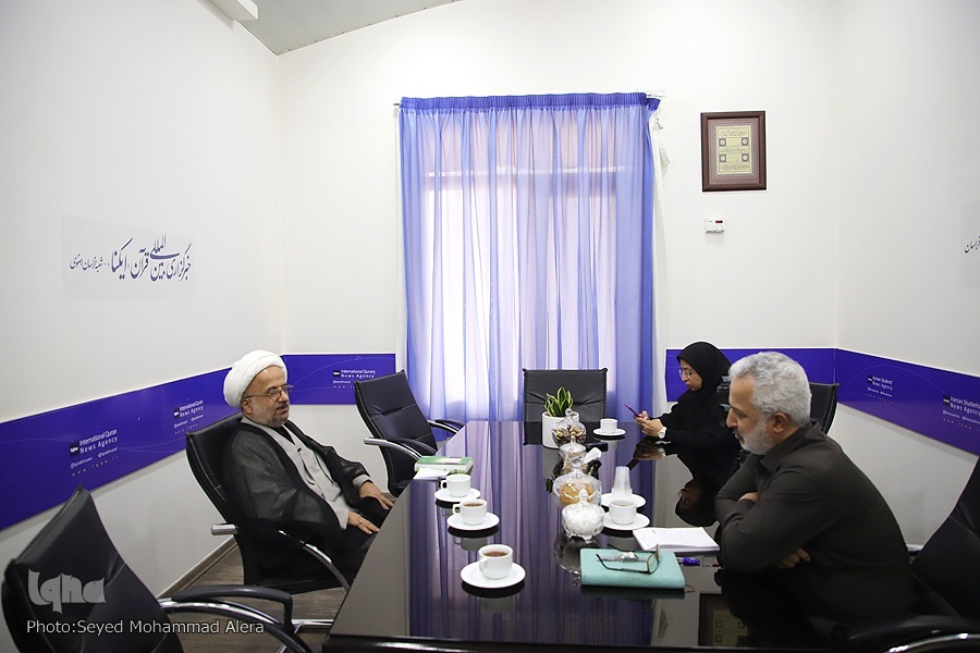 حجت الاسلام قربانی در تحریریه ایکنای رضوی