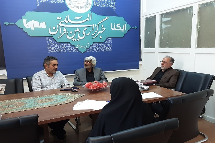 نشست بررسی جایگاه شعر آئینی در ایکنا همدان