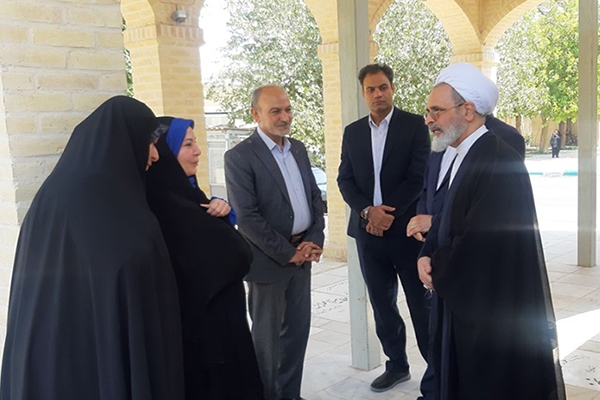 بازدید مدیر حوزه‌های علمیه از قبرستان «جوی هُرهُر» در یزد