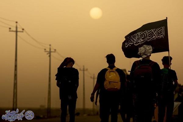 اربعین همه با پای دل به زیارت ارباب می‌آیند