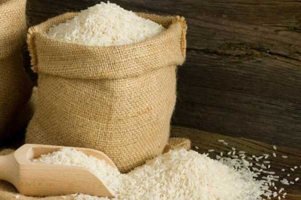 جمع آوری برنج برای نیازمندان