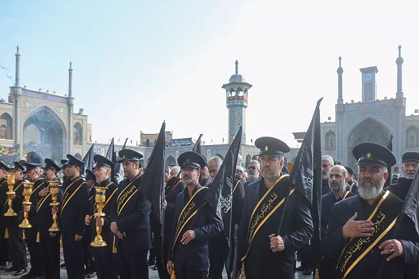 خادمان حرم  بانوی کرامت