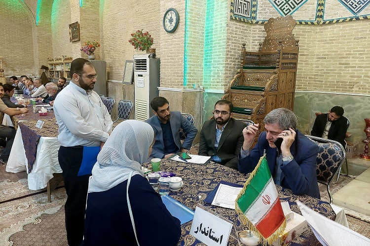 میز خدمت مسئولان فارس، مسجد وکیل