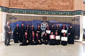 درخشش دانش‌آموزان دختر یزدی در مسابقات قرآن، عترت و نماز