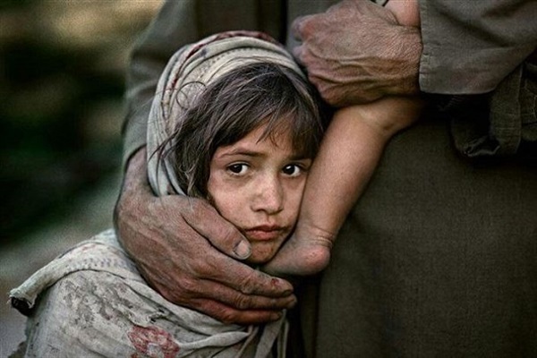 کمک به ایتام و محسنین