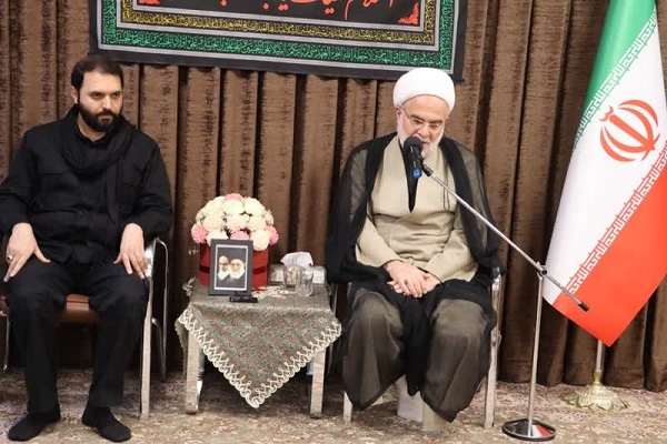 دیدار نماینده ولی فقیه در کردستان با دیدار با دست‌اندار جشنواره هنرهای تجسمی