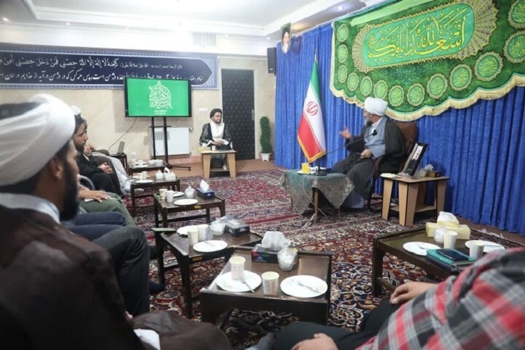 دیدار نماینده ولی فقیه در سمنان با اعضای شورای راهبردی و کادر اجرایی مؤسسه سیدالشهدا(ع) شاهرود