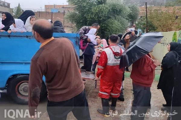 امدادرسانی به حادثه‌دیدگان سیل