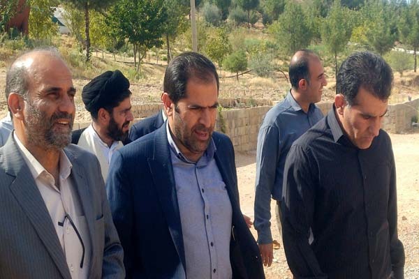 بازدید مدیرکل منابع طبیعی لرستان از مرکز تحقیقات گیاهان دارویی جهاددانشگاهی