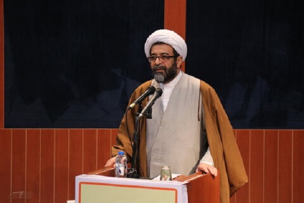 حجت‌الاسلام والمسلمین مجتبی فاضل، مدیر حوزه‌های علمیه خواهران