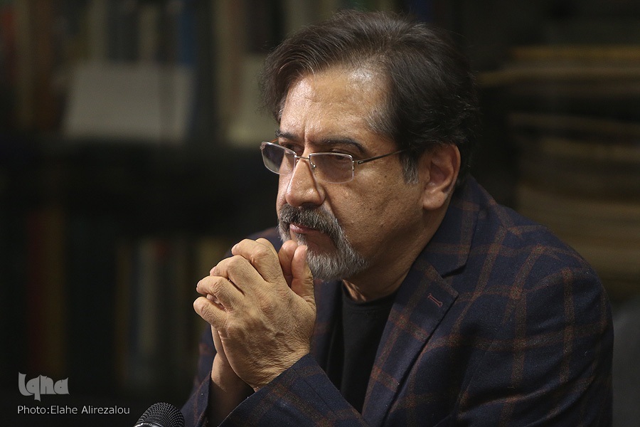حافظ دعوت‌کننده همواره انسان به «صبر، امید و توکل» است