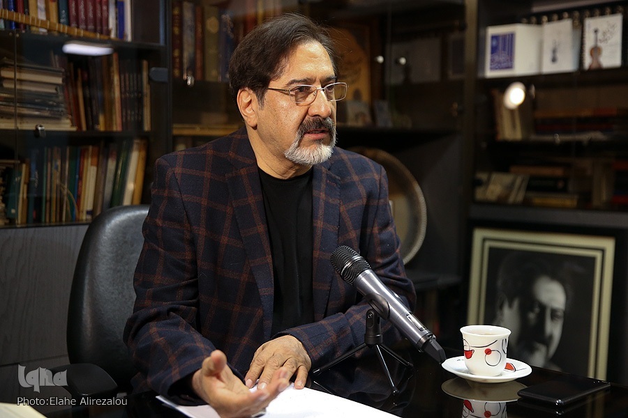 حافظ دعوت‌کننده همواره انسان به «صبر، امید و توکل» است