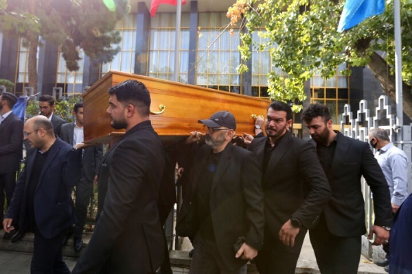 هنرمندان؛ زنده‌یاد آتیلا پسیانی را به خانه ابدی بدرقه کردند