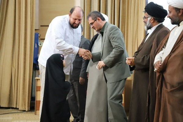مراسم تجلیل از دست‌اندرکاران جشن امت احمد