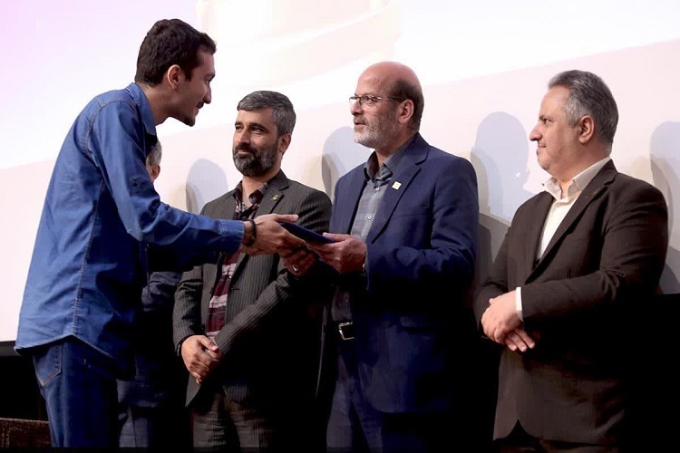 درخشش نمایندگان گیلان در مسابقات کتاب و پایان نامه سه دقیقه‌ای جهاددانشگاهی