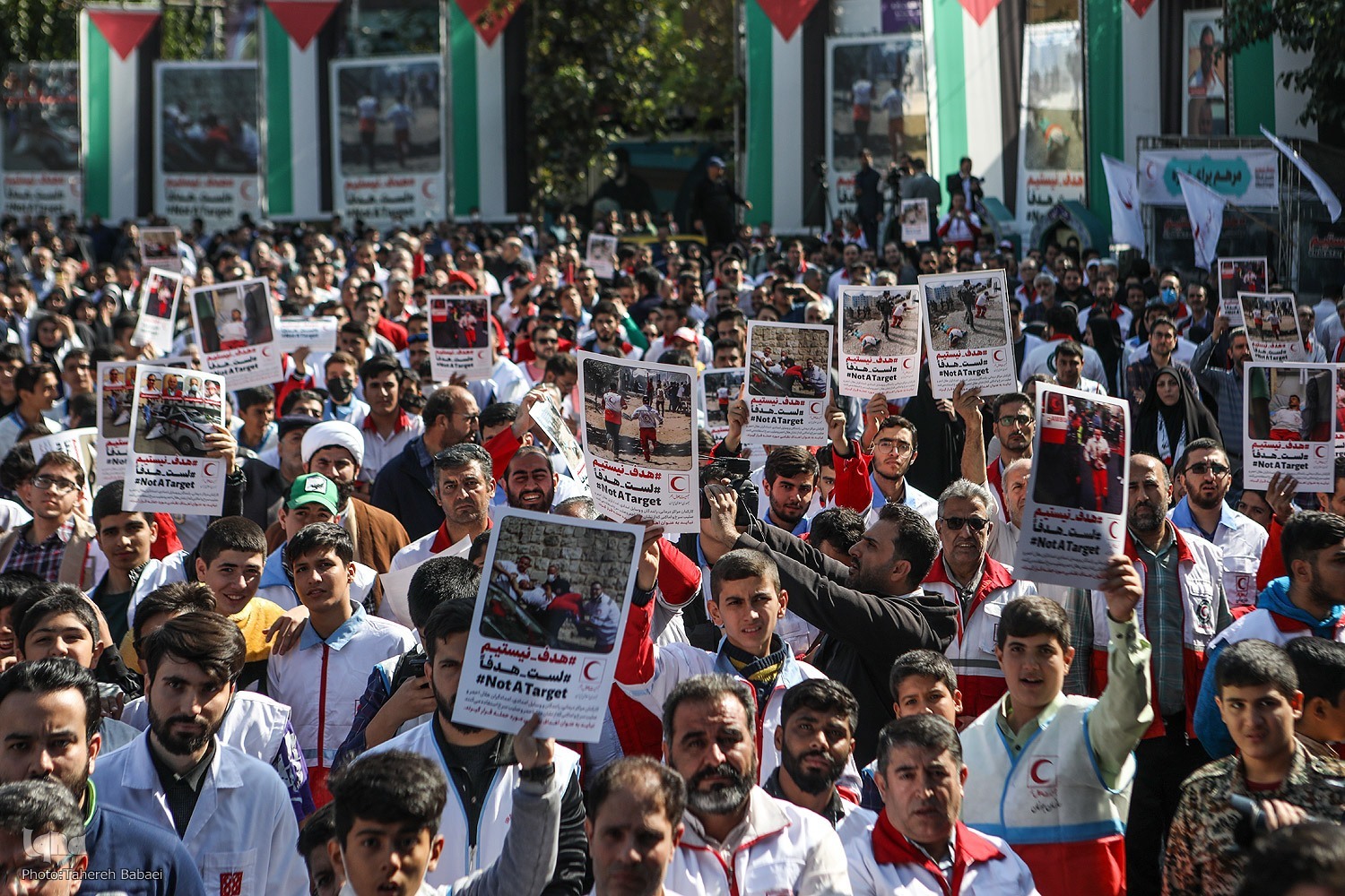 قلب نگران و چشمان گریان پزشکان و دانشگاهیان