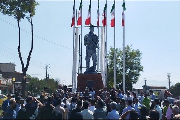 تندیس شهید «مرتضی بیرانوند» د