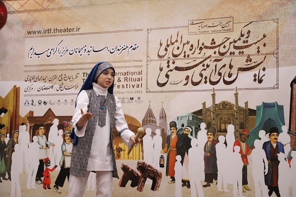 تلاش برای سالانه شدن جشنواره و راه‌اندازی مرکز تئاتر ملی