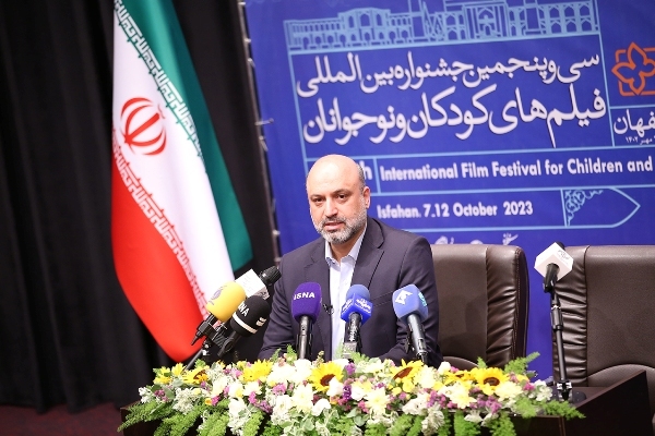 تولیدات بومی و دینی را حمایت می‌کنیم