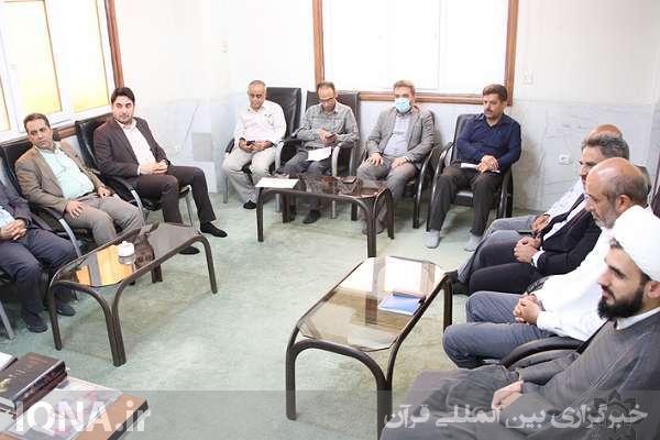 جلسه مسئولان حساب ۱۰۰ امام در بنیاد مسکن انقلاب اسلامی با امام جمعه بوشهر