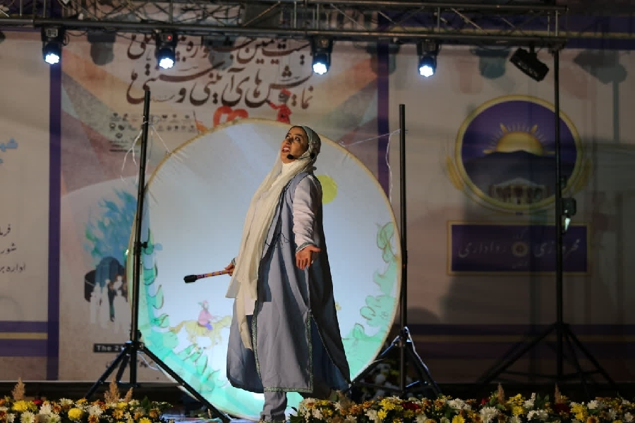 سما سیمرغی در نمایش غریب نامه سما سیمرغی در نمایش غریب نامه