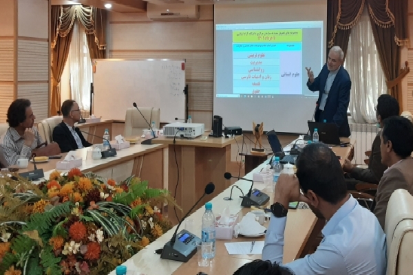 کارگاه آشنایی با گنجینه‌های ارزشمند دفاع مقدس در کرمان