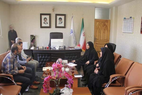 نشست با دست‌اندرکاران جشنواره مطبوعات لرستان